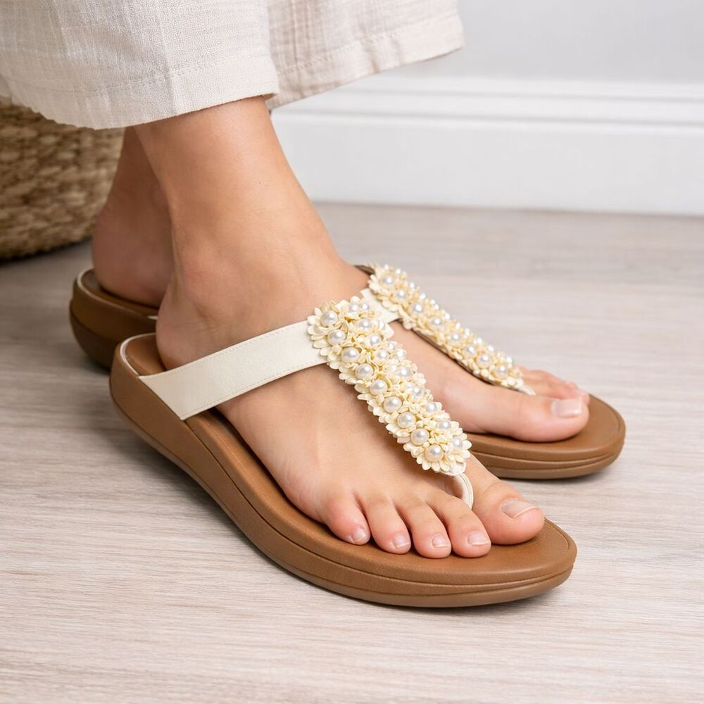 FITFLOP Women's‎ Verna Toe-Thongs Sandal Ivory Size 11 Pearls Flowers